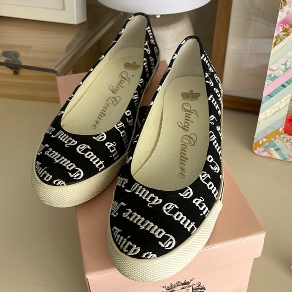 Juicy Couture Sonia Canvas Shoes - Picture 2 of 4